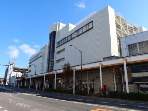 国道9号線 米子高島屋前