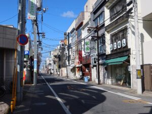 米子 角盤町 飲食店が立ち並びます