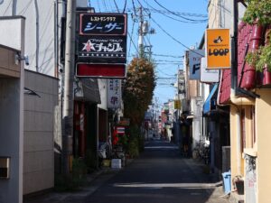 米子 角盤町 路地裏 飲食店が立ち並びます
