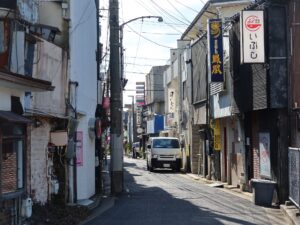 米子 朝日町 飲食店が立ち並びます