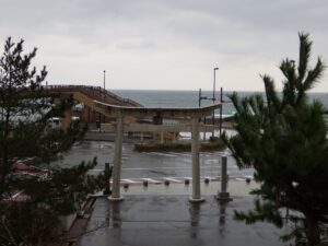 鳥取 白兎神社 石段を上ったところから白兎海岸を撮影