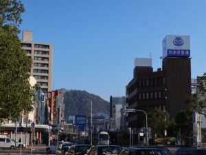鳥取駅前交差点 大通りと県道43号線の交差点です