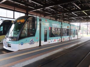 鹿児島市交通局 7000形 全体 鹿児島駅前電停にて撮影