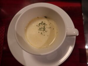 ポタージュスープ ステーキハウス アンガスにて