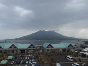 いおワールド かごしま水族館 展望ホールから見える桜島