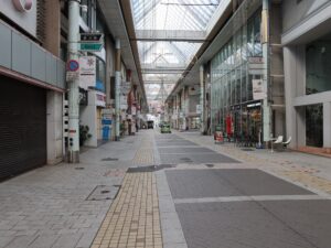 鹿児島 天文館 ぴらもーる アーケード街の中 文化通り方向を撮影