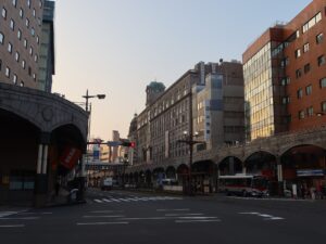 鹿児島 天文館 朝日通り交差点 奥に山形屋があります