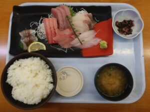 保田漁協直営 お食事処ばんや 刺身六点盛りとご飯セット