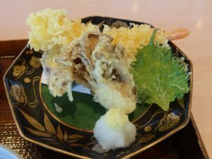 刺身と天ぷら定食 天ぷら 鵜の岬温泉 鵜来来の湯 十王にて