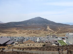 阿蘇山 烏帽子岳 草千里展望デッキから撮影