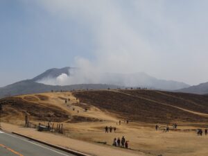阿蘇山 中岳 阿蘇山上ビジターセンター付近にて撮影