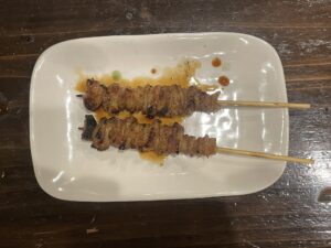 焼き鳥 皮 焼き鳥屋 鳥蔵にて
