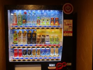 アパホテル＆リゾート 大阪梅田駅タワー 10階 自動販売機