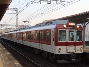 近鉄大阪線 2600系 全体 弥刀駅にて撮影