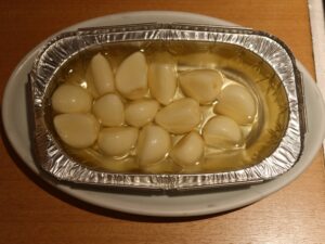 にんにくのオイル焼き 焼く前 ザ・グランドスパ南大門にて
