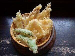 春の野菜と白身魚の天ぷら 熊谷天然温泉 花湯スパリゾートにて