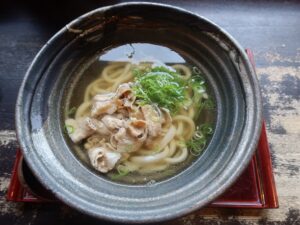 お肉のおうどん 熊谷天然温泉 花湯スパリゾートにて