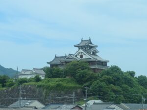 福知山城 天守閣 JR山陰本線の車内から撮影