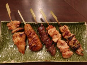 焼き鳥盛り合わせ 酔心 京都駅前店にて