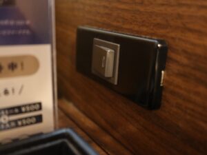 アパホテル&リゾート 東京ベイ幕張 セントラルタワー ツインルーム 明かりのスイッチ