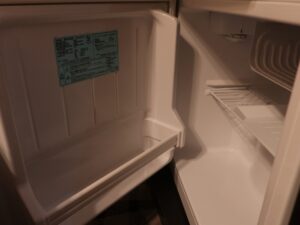 アパホテル&リゾート 東京ベイ幕張 セントラルタワー ツインルーム 冷蔵庫の中は空です