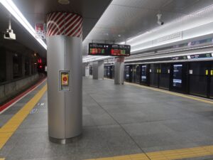 JR梅田貨物線 大阪駅 21番線・22番線 21番線は大阪環状線を経由して阪和線方面に行く特急くろしお・特急はるかが発着します 22番線はおおさか東線で新大阪・久宝寺方面に行く列車が発着します
