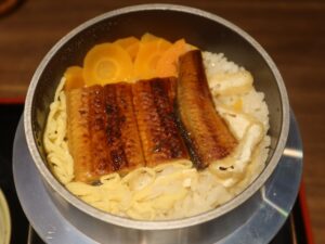 鰻のかまどめし 炊き上がり 湯けむり天然秘湯 龍泉の湯にて