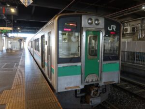 JR奥羽本線 701系 正面