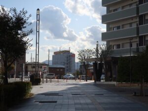 山形駅西口の街並み 天然温泉 花笠の湯 スーパーホテル 山形駅西口が見えます