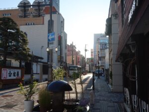 山形 七日町一番街 周辺には飲食店が立ち並びます