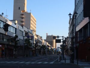 山形の繁華街 すずらん街 朝に撮影