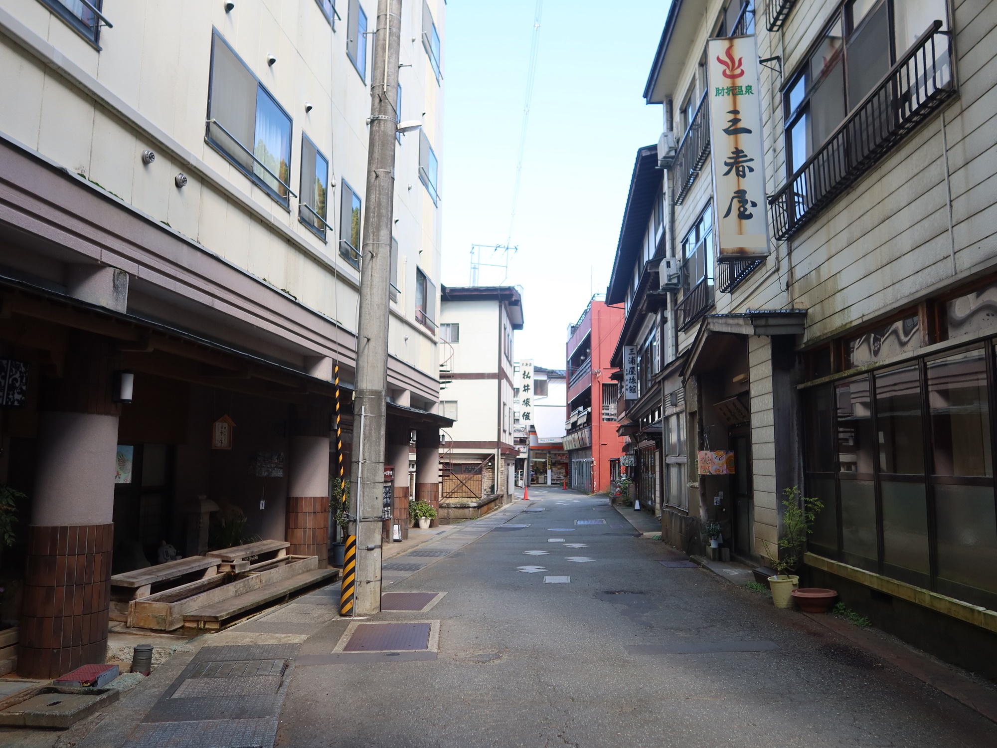 山形 肘折温泉 温泉街 旧肘折郵便局から第一停留所方向を撮影