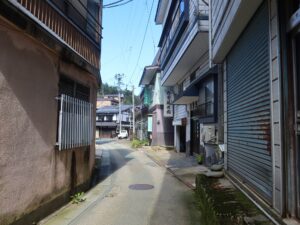 山形 肘折温泉 温泉街 第一停留所付近から肘折いで湯館方向を撮影