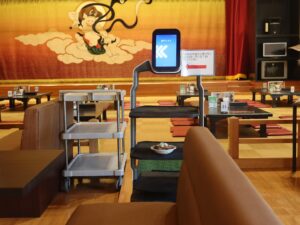 ザ・グランドスパ南大門 お食事処の配膳ロボット