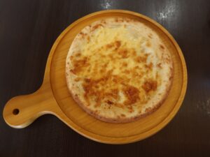 4種類のチーズピザ ザ・グランドスパ南大門にて