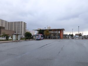 一畑電車北松江線 松江しんじ湖温泉駅 駅舎とバス乗り場