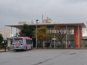 一畑電車北松江線 松江しんじ湖温泉駅 駅舎 バス乗り場側から撮影