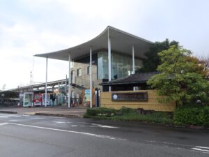 一畑電車北松江線 松江しんじ湖温泉駅 駅舎 温泉街側から撮影
