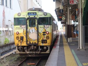 JR境港線 キハ40系 ねずみ男列車 前面 米子駅にて
