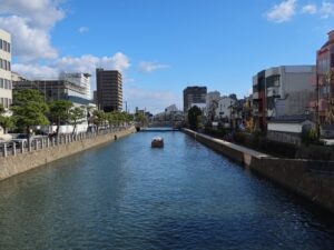 松江 カラコロ広場と遊覧船 昼に撮影