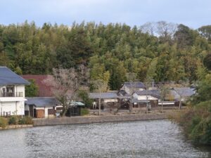 松江市交通局 小泉八雲記念館前バス停付近 松江城のお堀から撮影