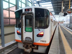 一畑電車北松江線 7000系 前面 電鉄出雲市駅にて