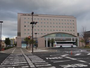 一畑電車北松江線 電鉄出雲市駅 駅ビル 一畑ツインリーブスホテルになっています