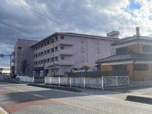 熊谷天然温泉 ハナホテル籠原 建物外観 横から撮影