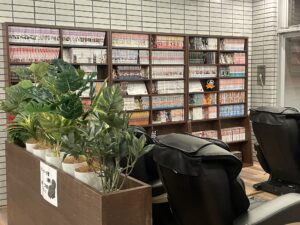 熊谷天然温泉 ハナホテル籠原 1階 漫画コーナーとマッサージチェア マンガは部屋へ持ち込み可能です