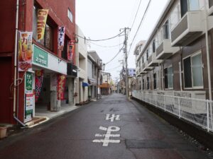 茨城県高萩市 高萩駅から2本先の通り それなりに飲食店があります