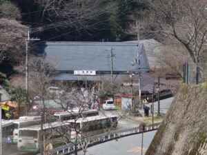 近鉄吉野線 吉野駅 駅舎 離れたところから撮影