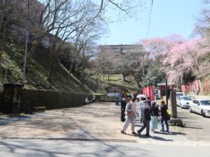 奈良交通 吉野中千本公園バス停 バスが回転できるよう、広めになっています