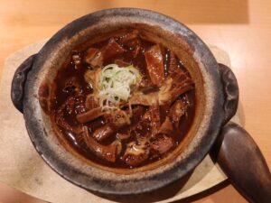 牛もつ煮込み 石巻狐崎漁港 晴れの日にて