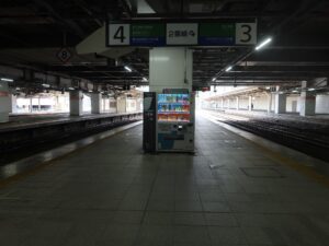 仙台空港アクセス線 仙台駅 JR東北本線 仙台駅 3番線・4番線 主に東北本線で白石・福島方面に行く列車と、仙台空港アクセス線で仙台空港へ行く列車が発着します